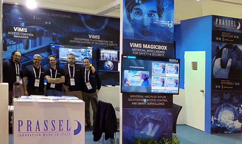 Il team Prassel nello stand alla fiera internazionale Intersec 2020 a Dubai